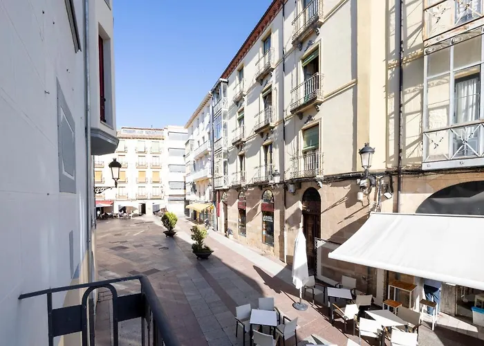 Dwo Abaster アパート