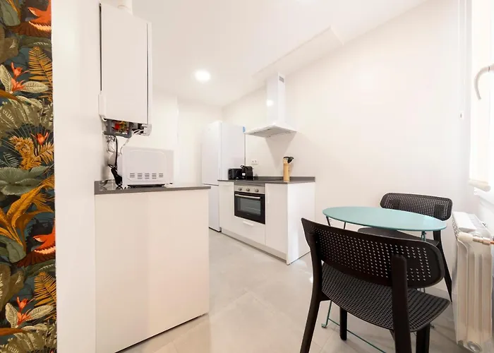 Dwo Abaster アパート