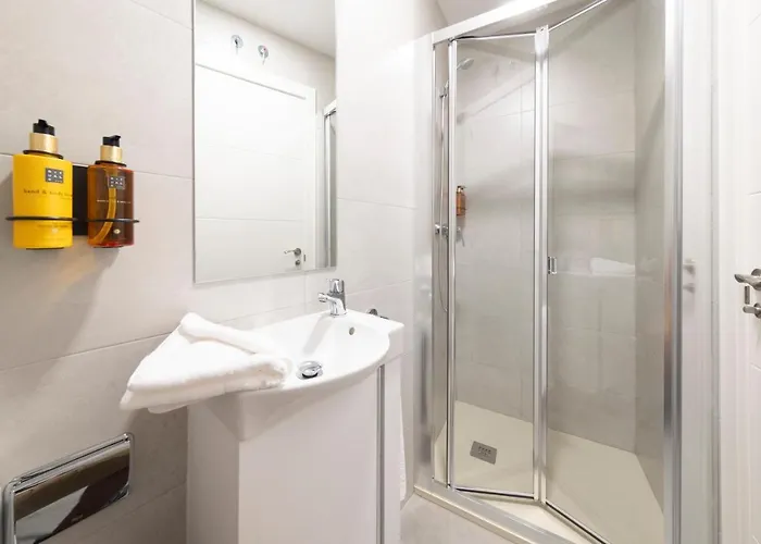 Dwo Abaster アパート *